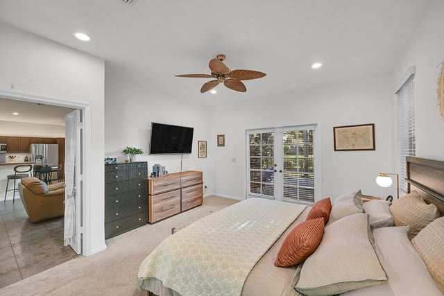 15 Lawrence Lake Drive, Boynton Beach, FL 33436