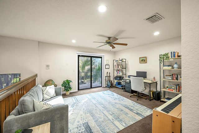 15 Lawrence Lake Drive, Boynton Beach, FL 33436