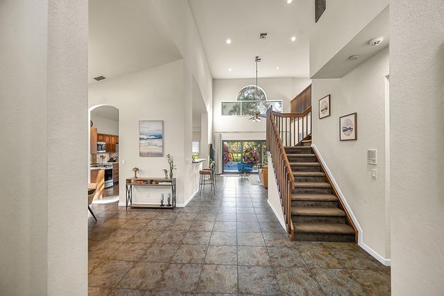 15 Lawrence Lake Drive, Boynton Beach, FL 33436