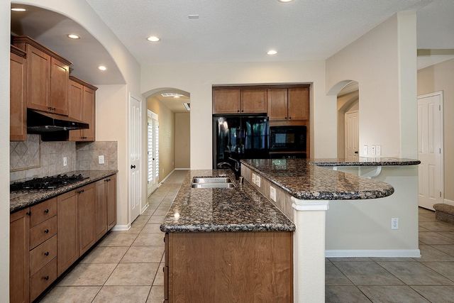 54 Longsford, The Woodlands, TX 77382
