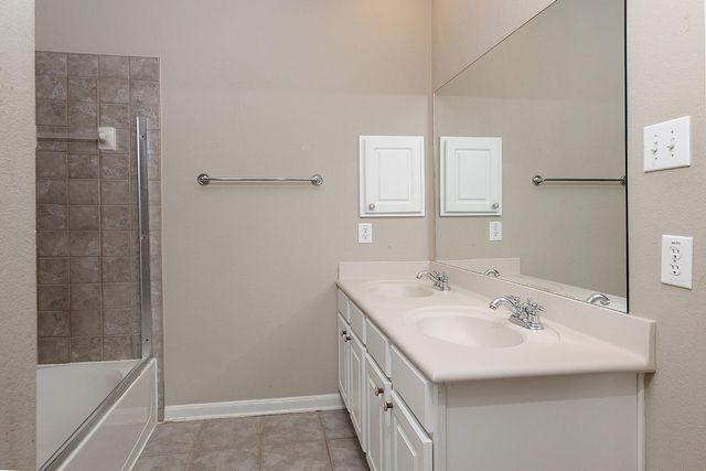 54 Longsford, The Woodlands, TX 77382