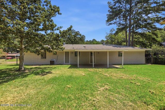 335 Saint Joe Boulevard, Pearl, MS 39208