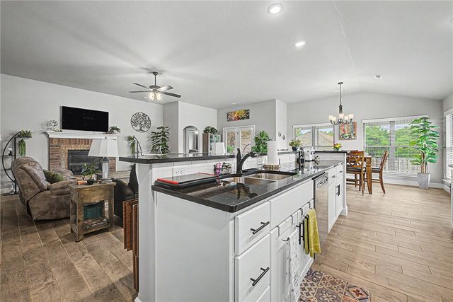 2400 Graham Lane, Pea Ridge, AR 72751