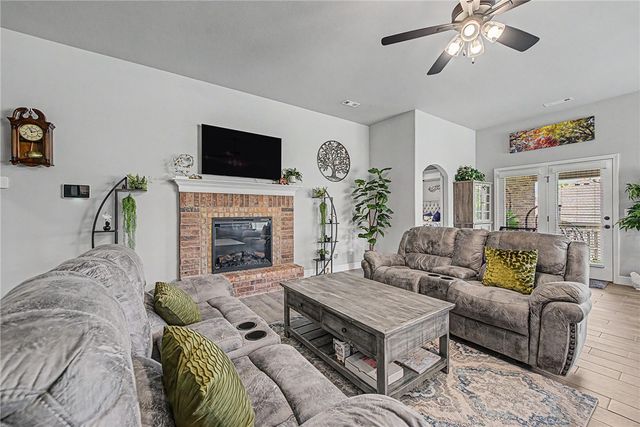 2400 Graham Lane, Pea Ridge, AR 72751