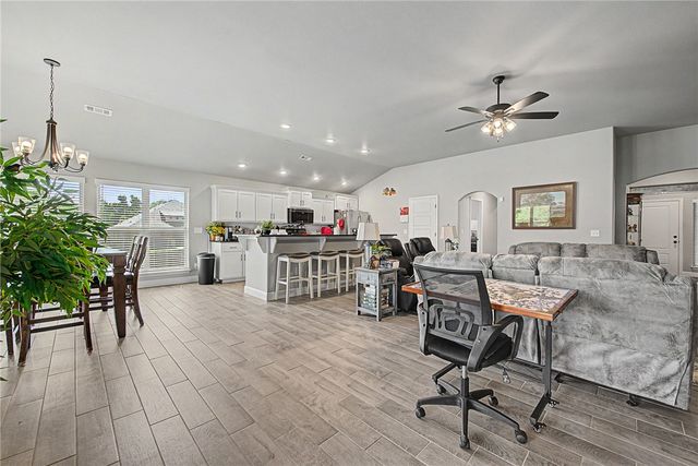 2400 Graham Lane, Pea Ridge, AR 72751
