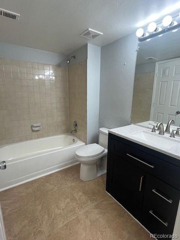 2575 S Syracuse Way M306, Denver, CO 80231