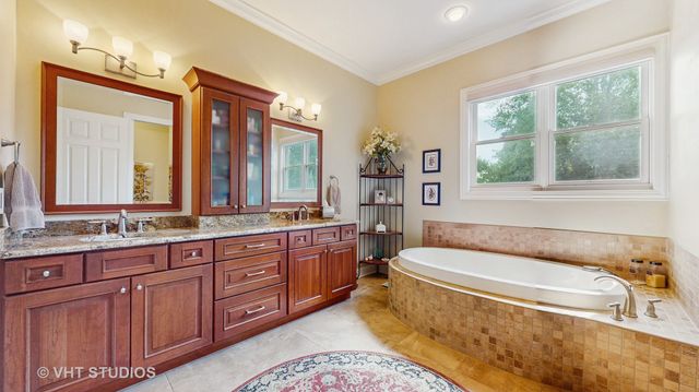870 Legacy Ridge, Algonquin, IL 60102