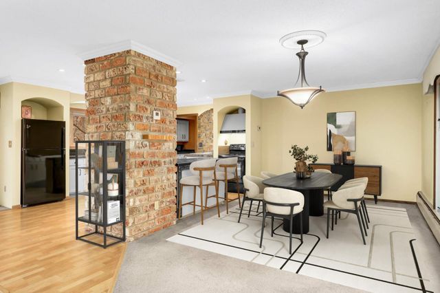 1810 Valley Curve Road, Mendota Heights, MN 55118