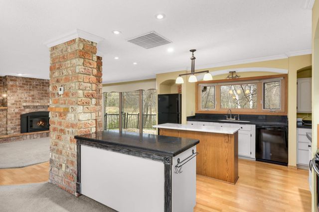 1810 Valley Curve Road, Mendota Heights, MN 55118