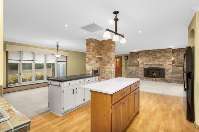 1810 Valley Curve Road, Mendota Heights, MN 55118