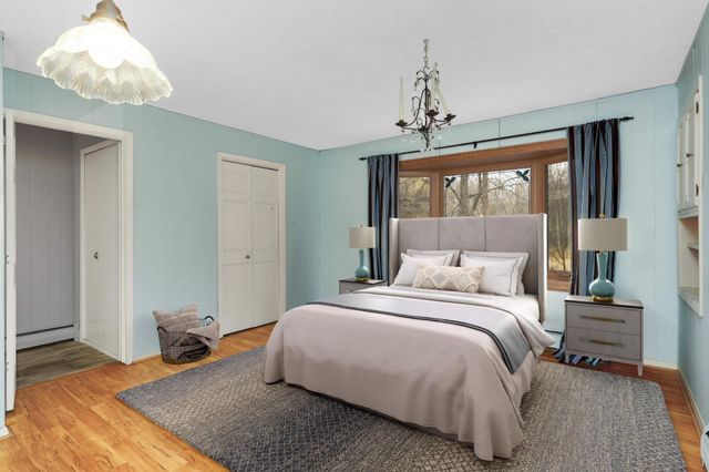 1810 Valley Curve Road, Mendota Heights, MN 55118