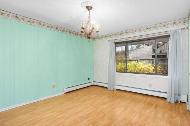 1810 Valley Curve Road, Mendota Heights, MN 55118