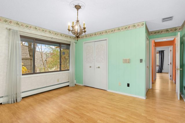 1810 Valley Curve Road, Mendota Heights, MN 55118