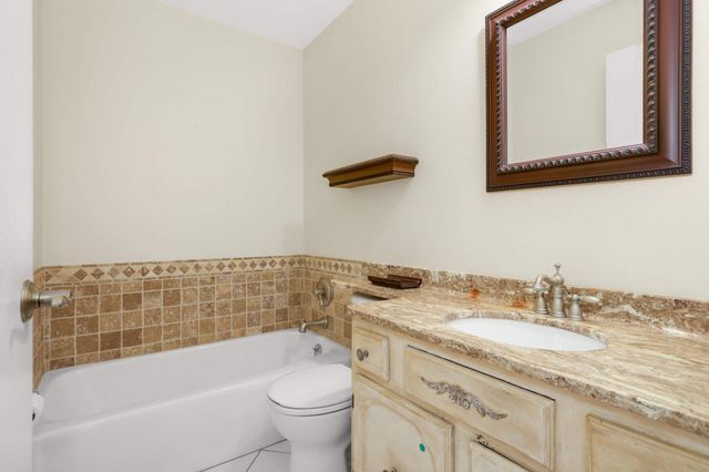 1810 Valley Curve Road, Mendota Heights, MN 55118