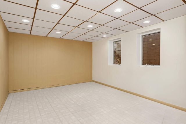 1810 Valley Curve Road, Mendota Heights, MN 55118