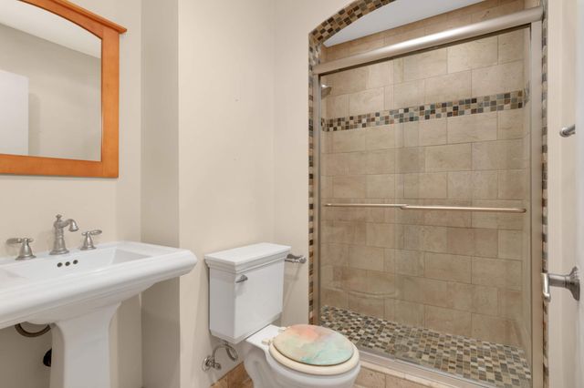 1810 Valley Curve Road, Mendota Heights, MN 55118