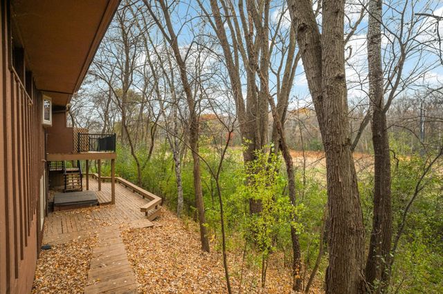 1810 Valley Curve Road, Mendota Heights, MN 55118