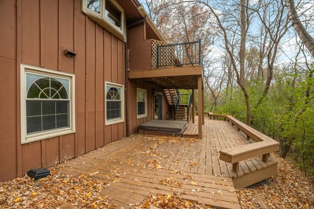 1810 Valley Curve Road, Mendota Heights, MN 55118