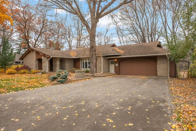 1810 Valley Curve Road, Mendota Heights, MN 55118