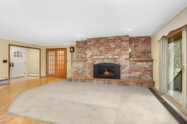 1810 Valley Curve Road, Mendota Heights, MN 55118