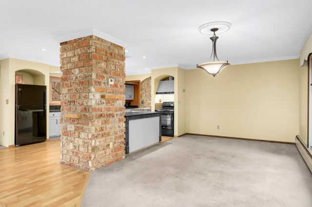 1810 Valley Curve Road, Mendota Heights, MN 55118