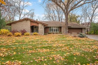 1810 Valley Curve Road, Mendota Heights, MN 55118