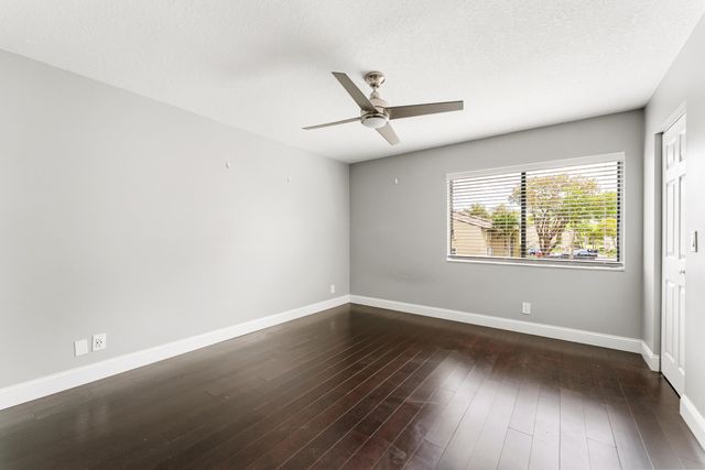 516 Shady Pine Way B2, Greenacres, FL 33415