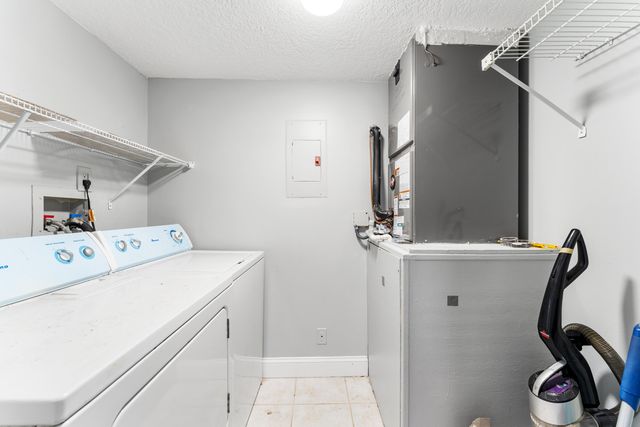 516 Shady Pine Way B2, Greenacres, FL 33415