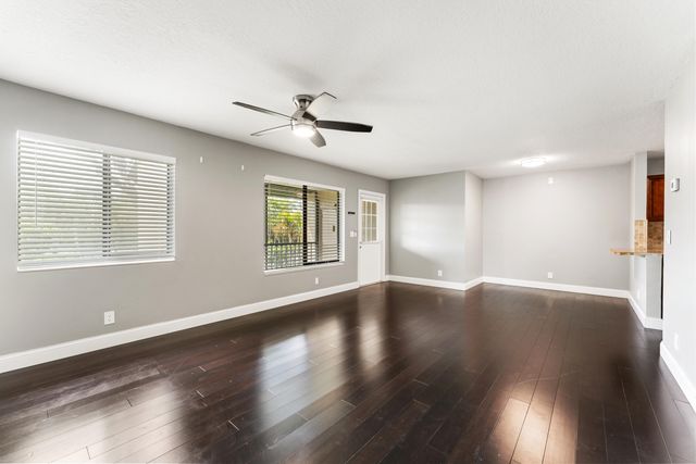 516 Shady Pine Way B2, Greenacres, FL 33415