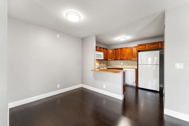 516 Shady Pine Way B2, Greenacres, FL 33415