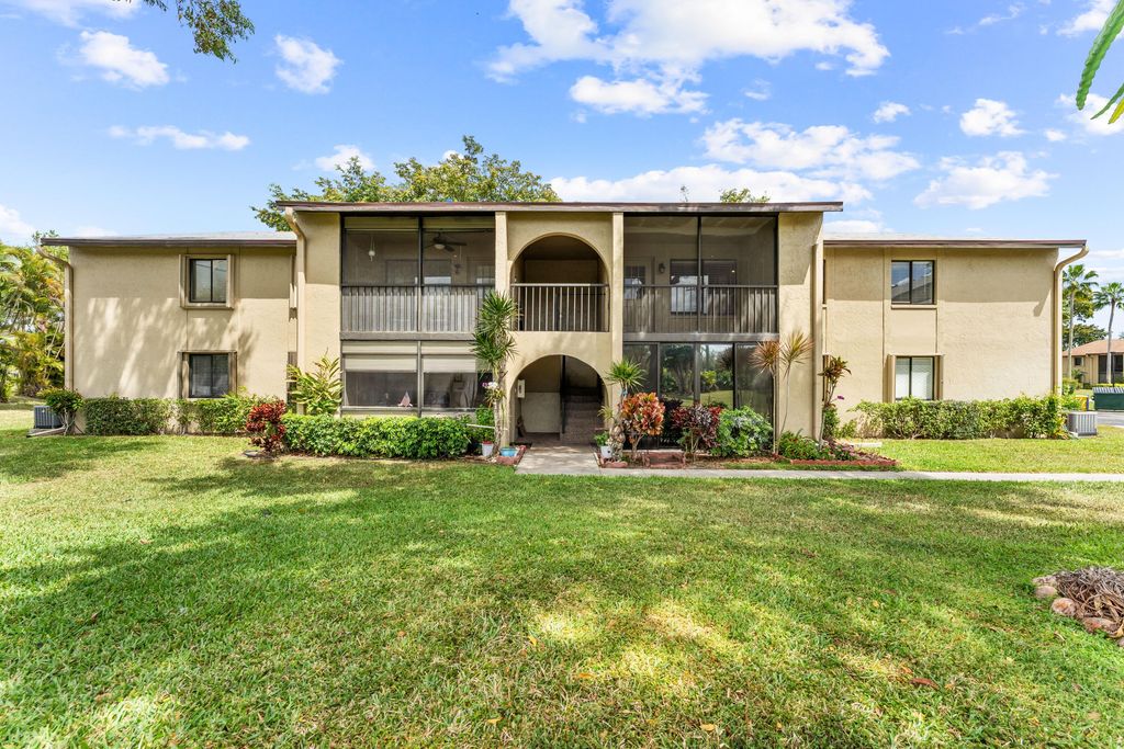 516 Shady Pine Way B2, Greenacres, FL 33415