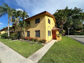 2700 NW 47th Ter 1001, Lauderdale Lakes, FL 33313