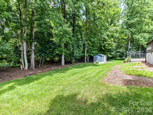 141 Drawbridge Court, Mooresville, NC 28117