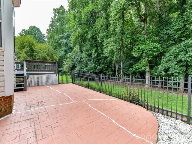 141 Drawbridge Court, Mooresville, NC 28117