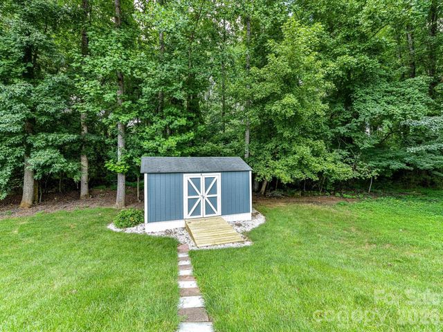 141 Drawbridge Court, Mooresville, NC 28117