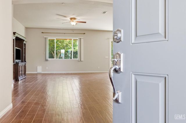 14316 Del Webb Court, Bakersfield, CA 93306
