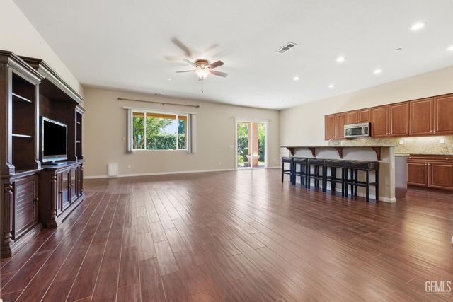 14316 Del Webb Court, Bakersfield, CA 93306