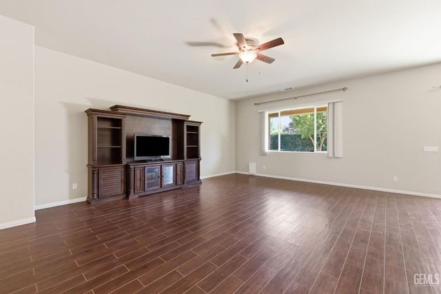 14316 Del Webb Court, Bakersfield, CA 93306