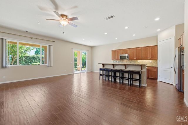 14316 Del Webb Court, Bakersfield, CA 93306