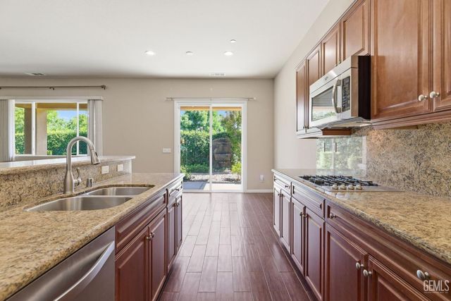 14316 Del Webb Court, Bakersfield, CA 93306