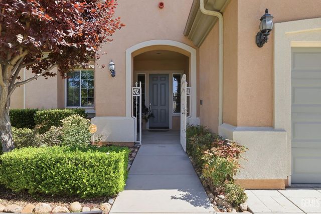 14316 Del Webb Court, Bakersfield, CA 93306