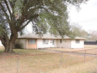 1306 Bassett Street, Orange, TX 77632