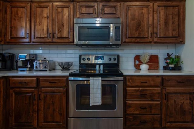 405 Villa Drive, Pittsburg, KS 66762