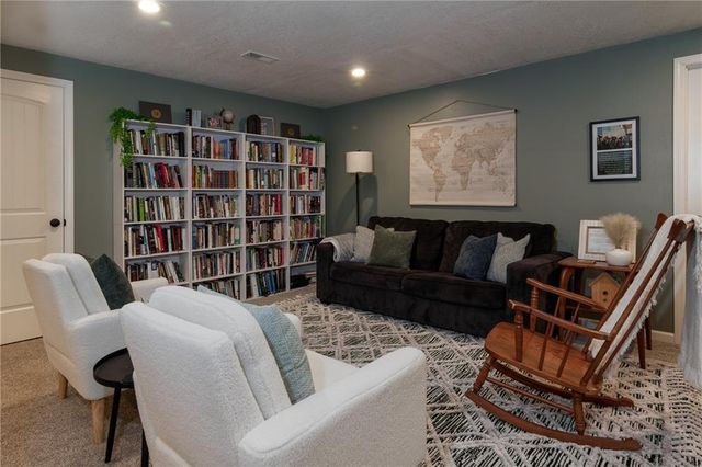 405 Villa Drive, Pittsburg, KS 66762