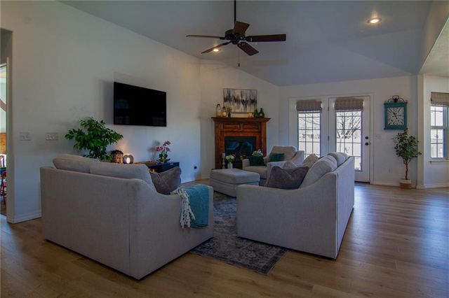 405 Villa Drive, Pittsburg, KS 66762