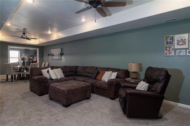 405 Villa Drive, Pittsburg, KS 66762