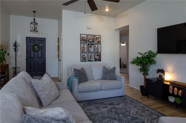 405 Villa Drive, Pittsburg, KS 66762