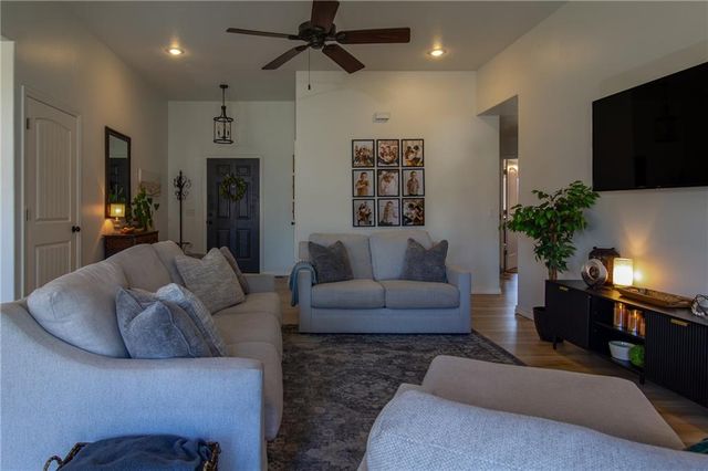 405 Villa Drive, Pittsburg, KS 66762