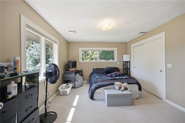 29 Sayles Hill Road, Lincoln, RI 02838