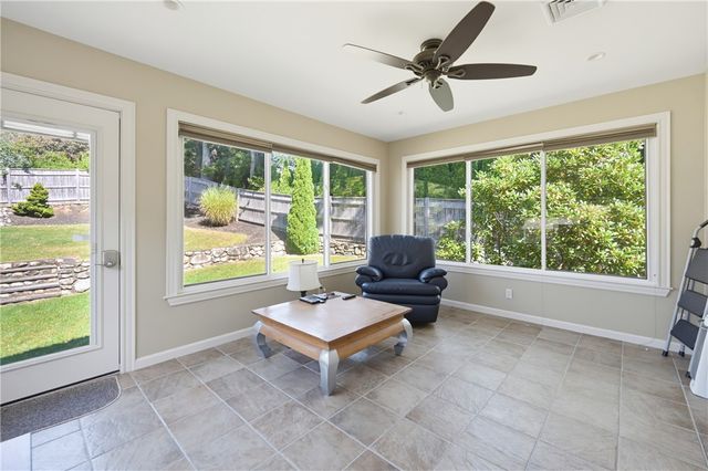 29 Sayles Hill Road, Lincoln, RI 02838